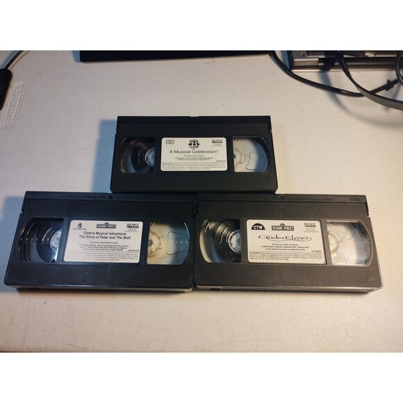 Lot of 3 Sesame Street VHS - Cinderelmo, Elmo's Musical Adventure, 25th Birthday - Picture 7 of 7